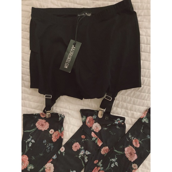 Current Mood Floral Garter Leggings Dolls Kill Can't Be Just Friends Leggings - Picture 4 of 4